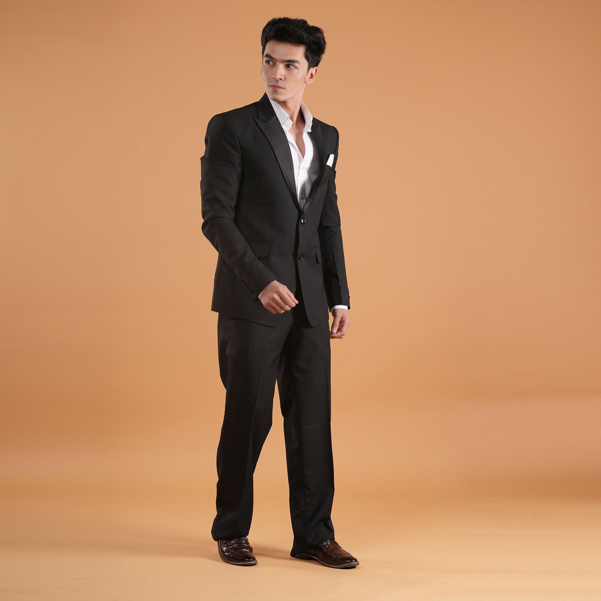 Noir Prestige – Single-Breasted Tuxedo Suit by Stylus Aeternum