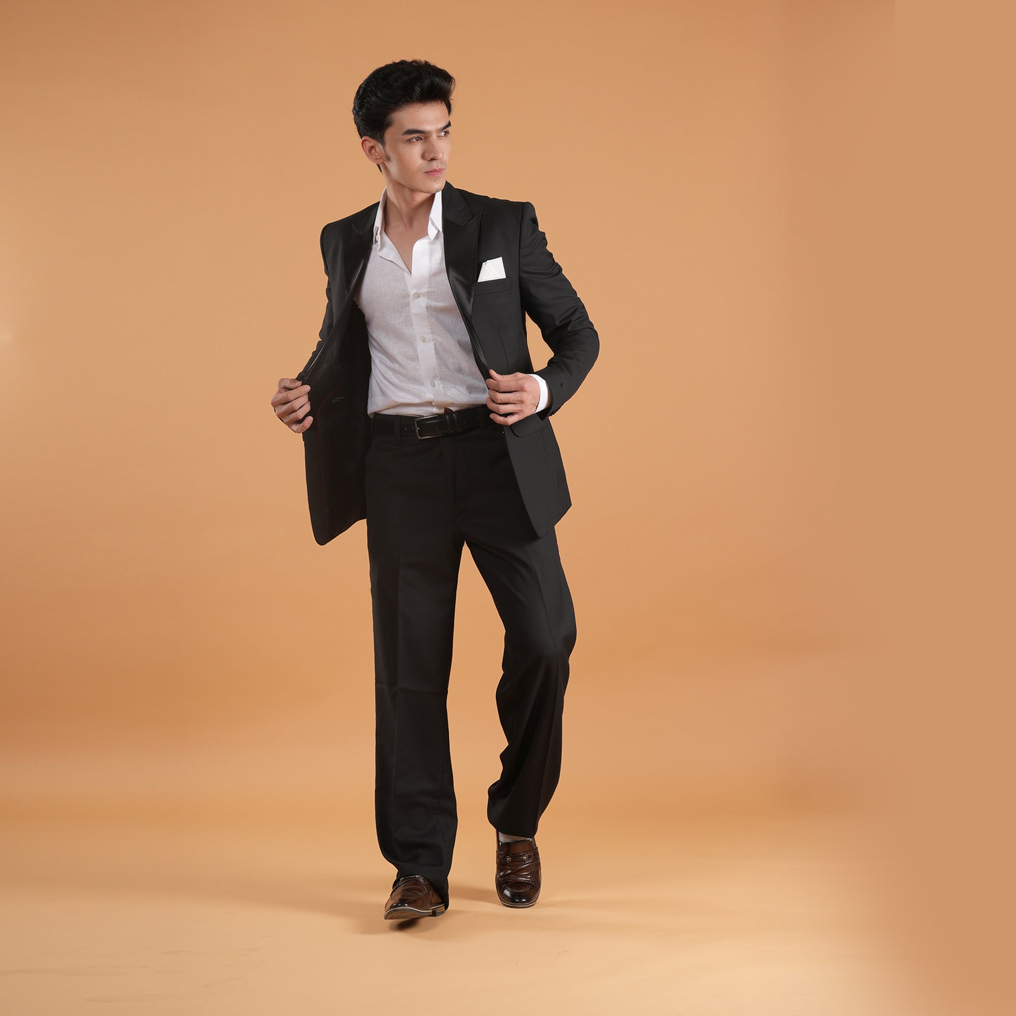Noir Prestige – Single-Breasted Tuxedo Suit by Stylus Aeternum